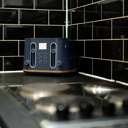 Holiday home Modern Cozy Flat 6 Mins To Parking & Wifi Leeds (West Yorkshire)