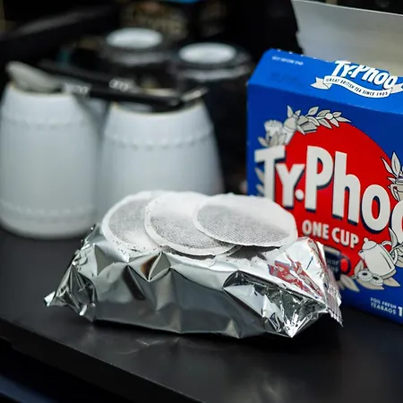 Modern Cozy Flat 6 Mins To Parking & Wifi * Leeds (West Yorkshire)