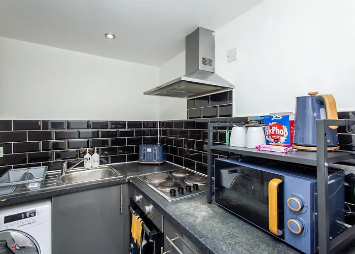 Modern Cozy Flat 6 Mins To Parking & Wifi