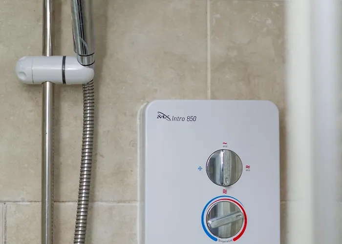 Modern Cozy Flat 6 Mins To Parking & Wifi بيت للعطل