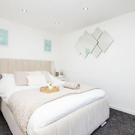 Modern Cozy Flat 6 Mins To Parking & Wifi Ferienhaus Leeds (West Yorkshire)