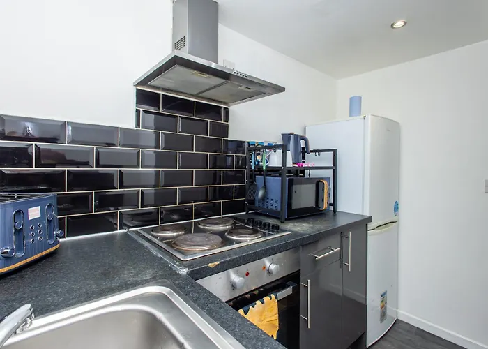 Modern Cozy Flat 6 Mins To Parking & Wifi